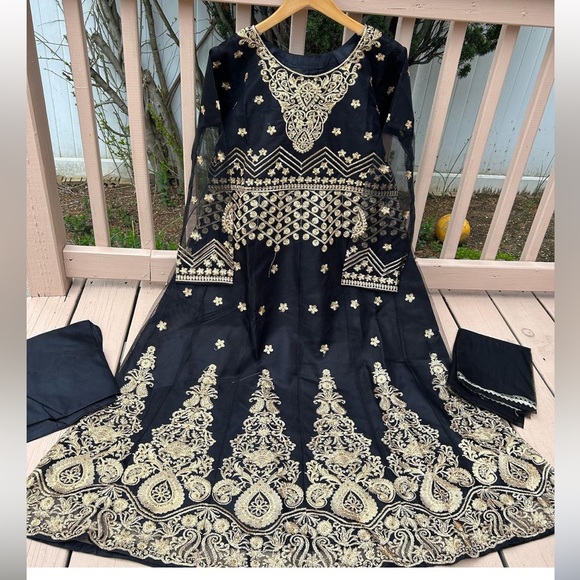 Dresses & Skirts - Black net frock size 42” for Eid